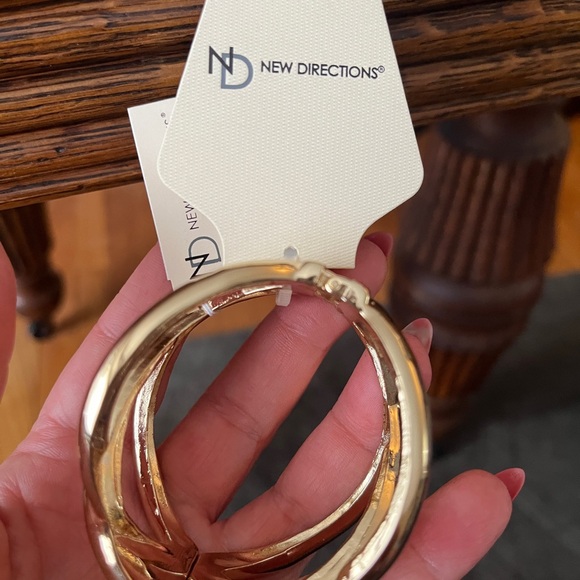 Gold Cuff Bracelet with Interwoven Bands - Picture 4 of 8